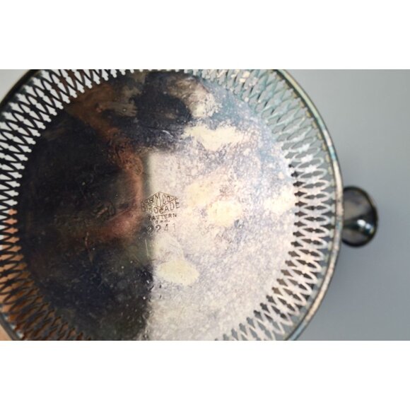 Vintage B. M. Co. Brocade 2241 Pierced Embossed Candlesticks Pair Silverplate Be - Picture 8 of 8